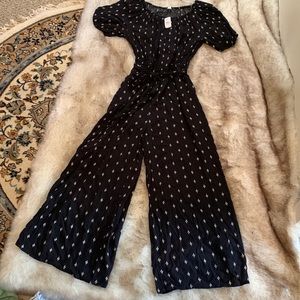 Loft, M, black and white jumpsuit/romper with belt. Wide legs, side pockets. NWT